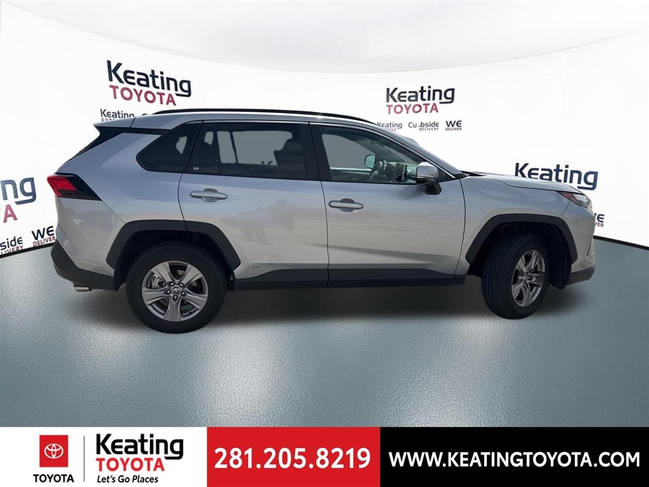 Toyota RAV4 Hybrid XLE 2025