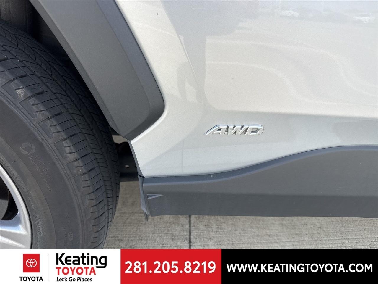 Toyota RAV4 Hybrid XLE 2025