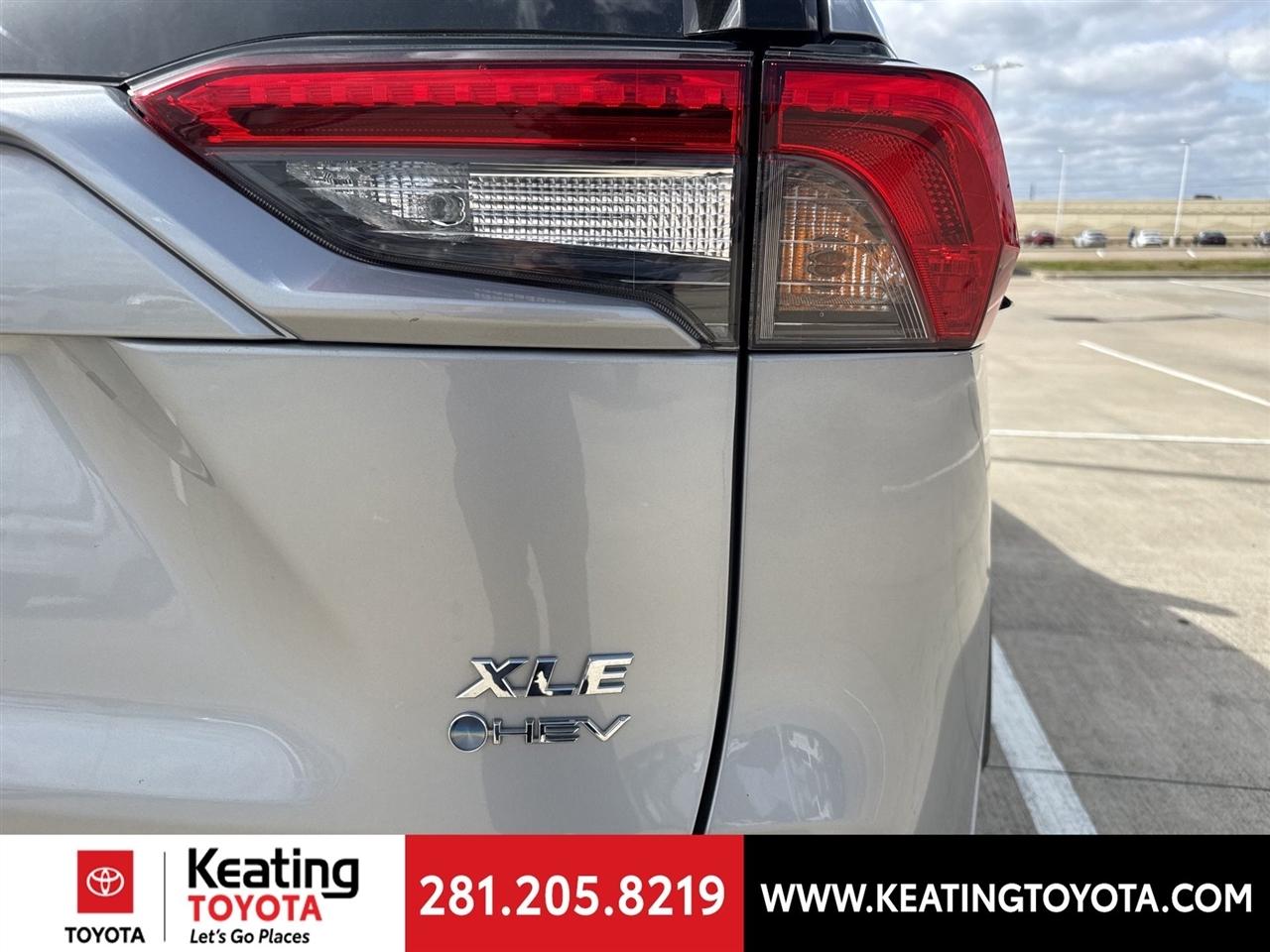 Toyota RAV4 Hybrid XLE 2025