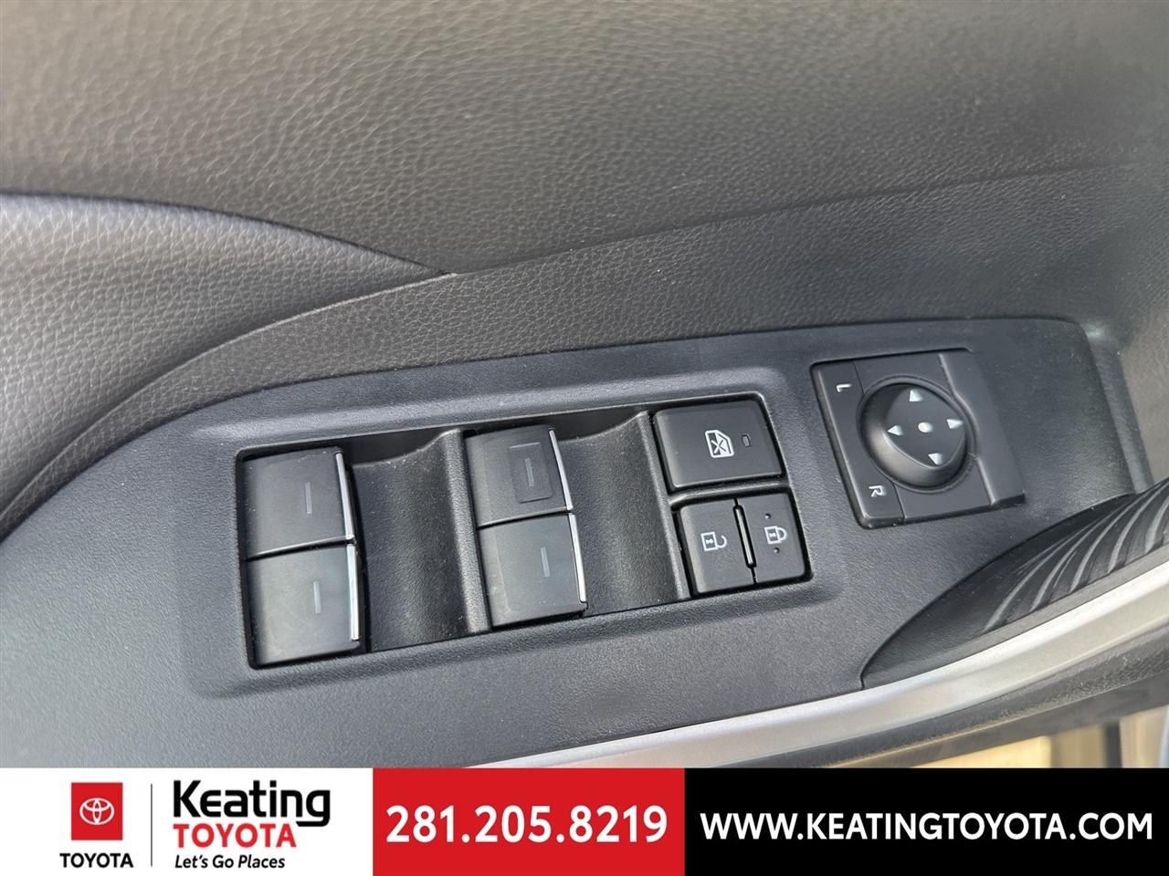 Toyota RAV4 Hybrid XLE 2025