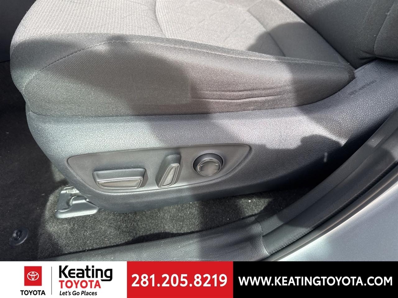 Toyota RAV4 Hybrid XLE 2025