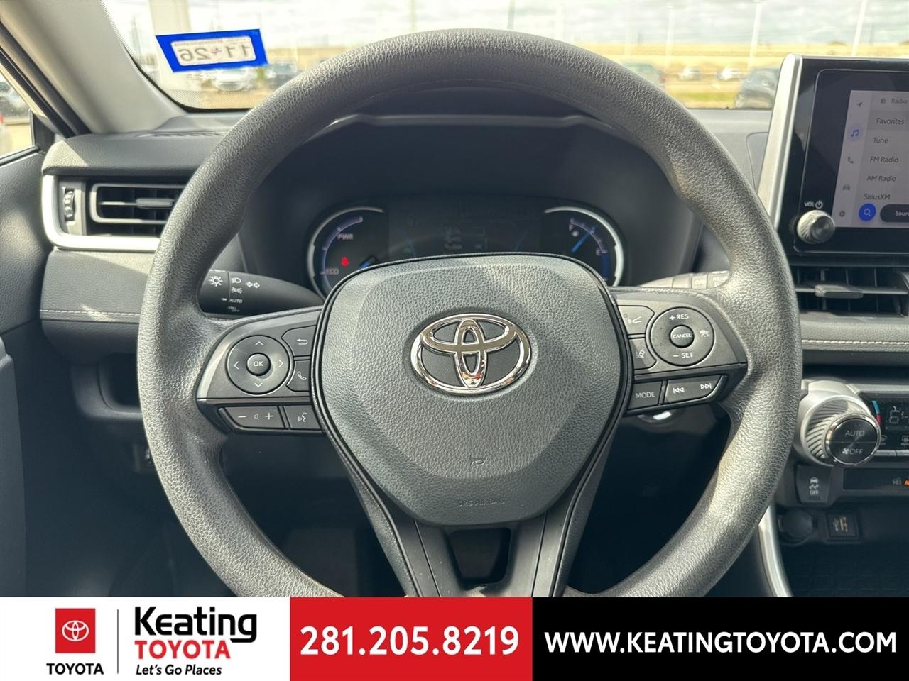 Toyota RAV4 Hybrid XLE 2025