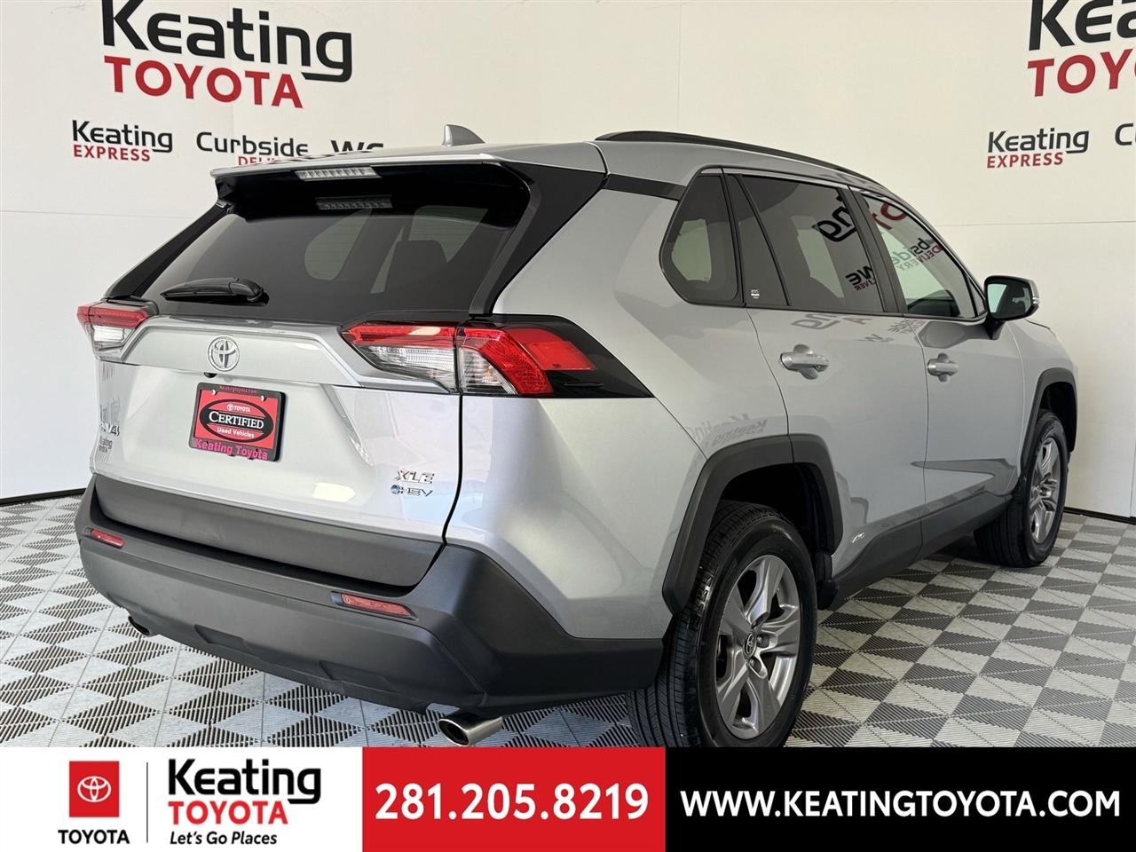 Toyota RAV4 Hybrid XLE 2025