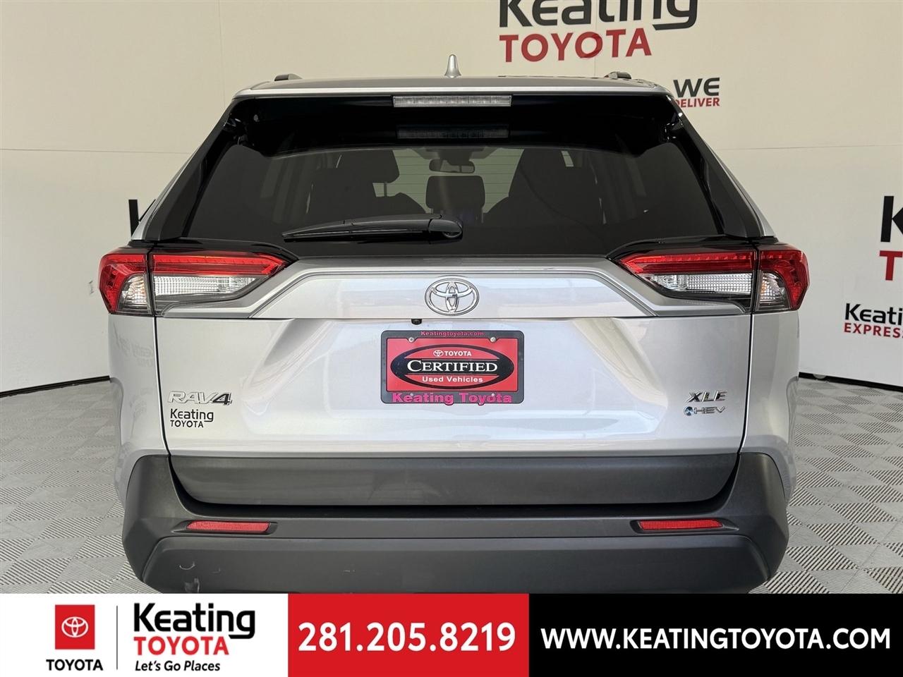 Toyota RAV4 Hybrid XLE 2025