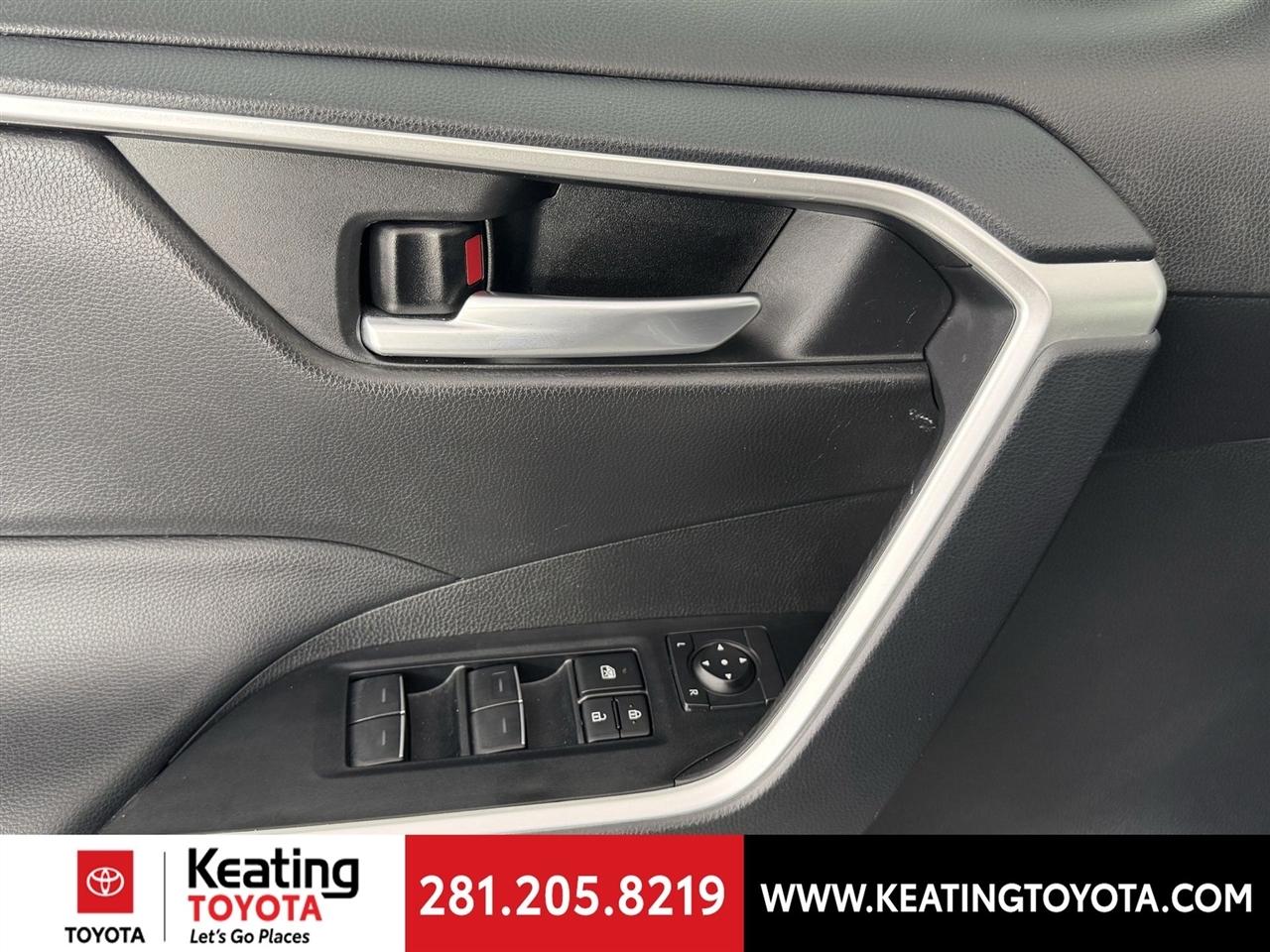 Toyota RAV4 Hybrid XLE 2025