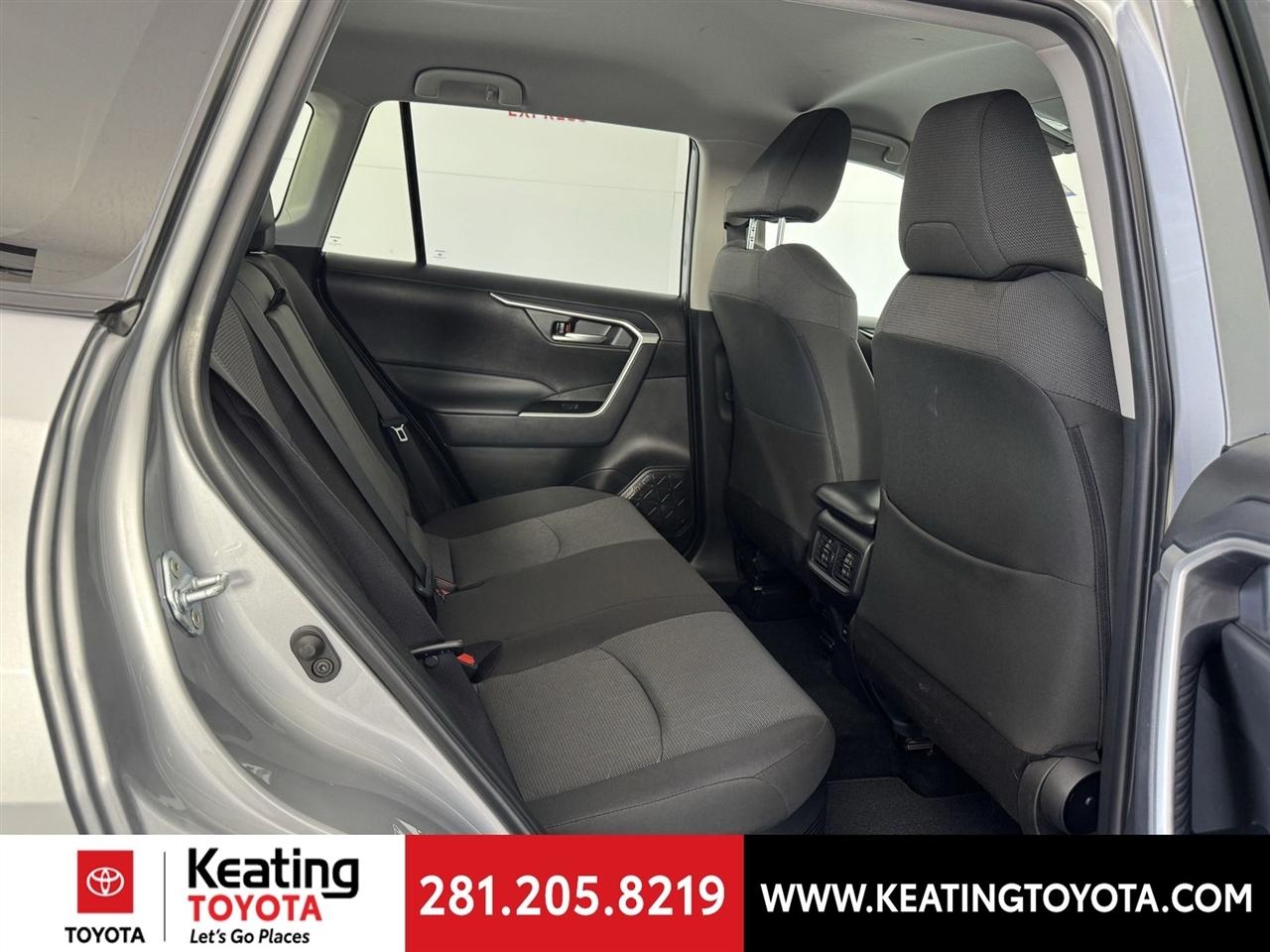 Toyota RAV4 Hybrid XLE 2025