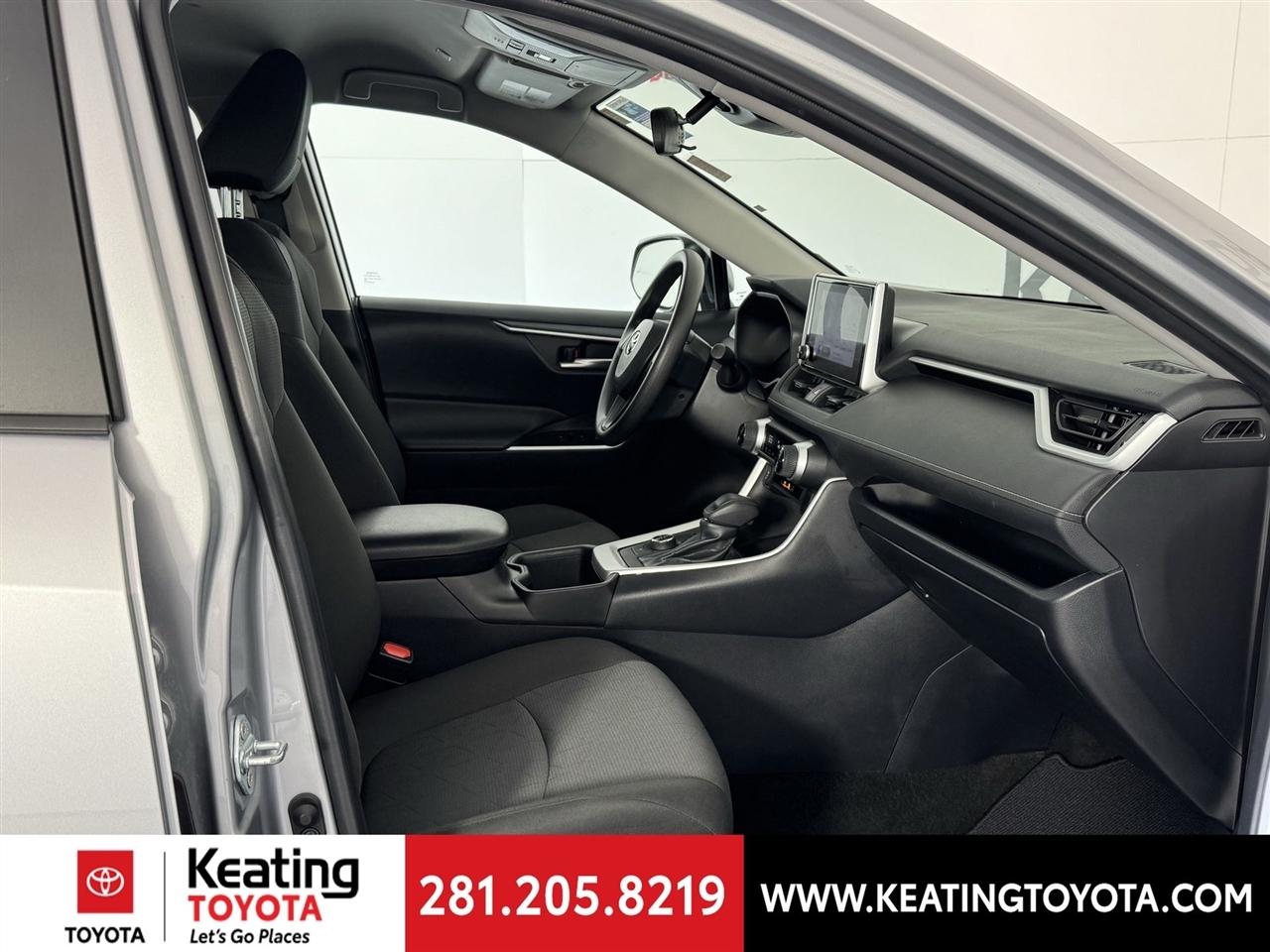 Toyota RAV4 Hybrid XLE 2025