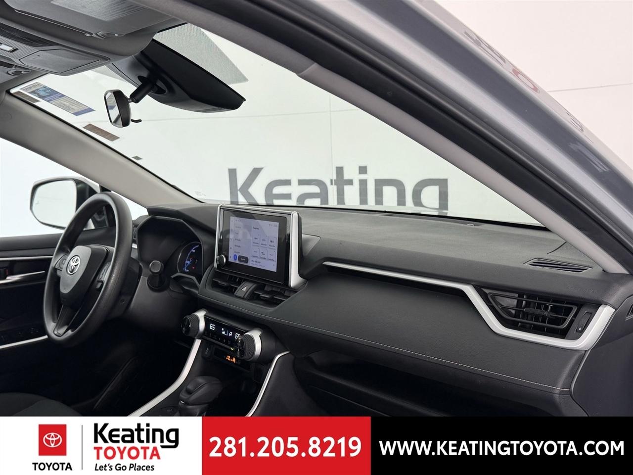 Toyota RAV4 Hybrid XLE 2025