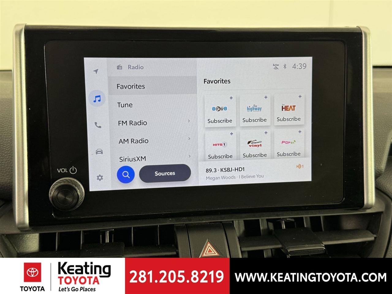 Toyota RAV4 Hybrid XLE 2025