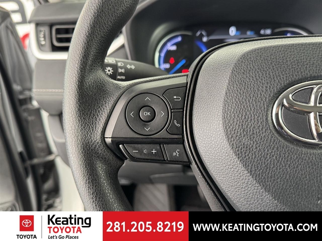 Toyota RAV4 Hybrid XLE 2025