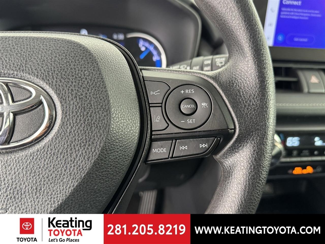 Toyota RAV4 Hybrid XLE 2025