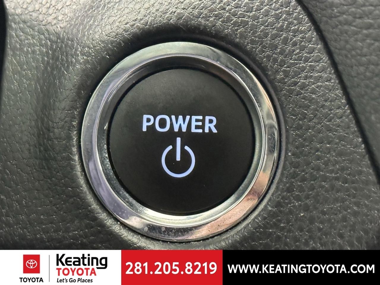 Toyota RAV4 Hybrid XLE 2025