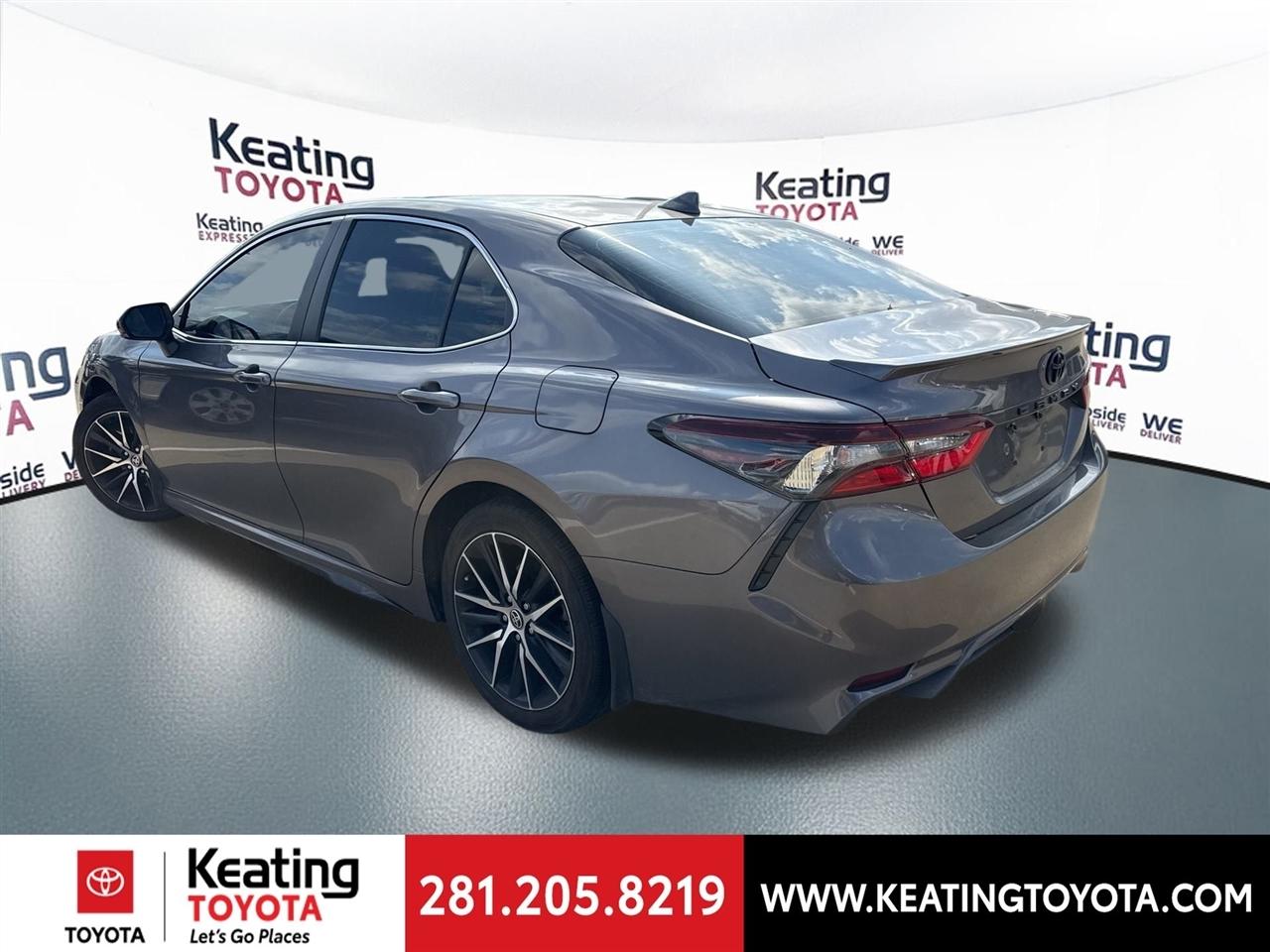 Toyota Camry SE 2024