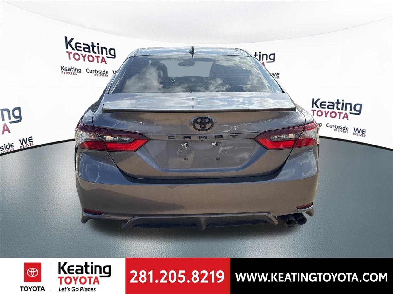 Toyota Camry SE 2024