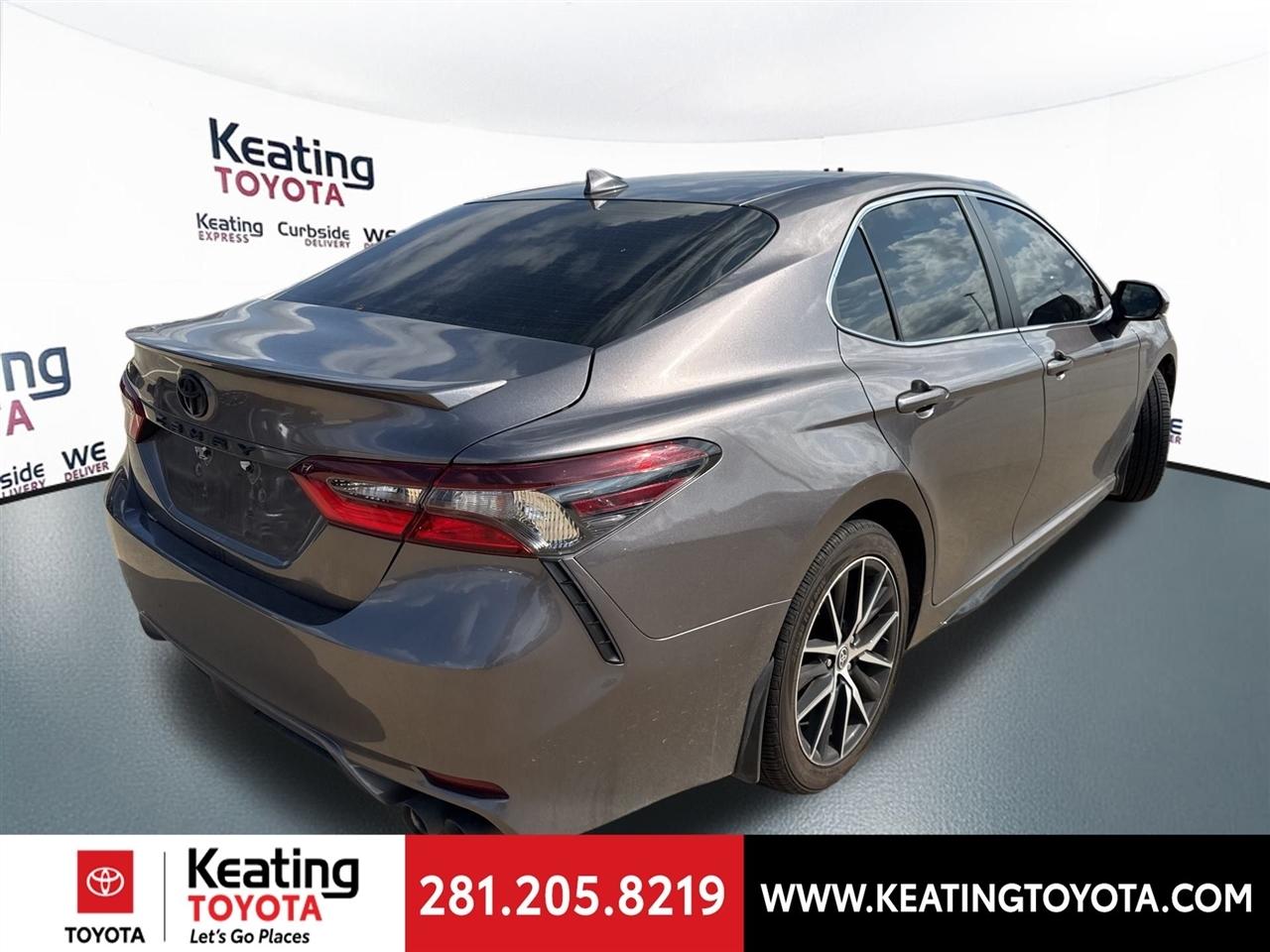 Toyota Camry SE 2024