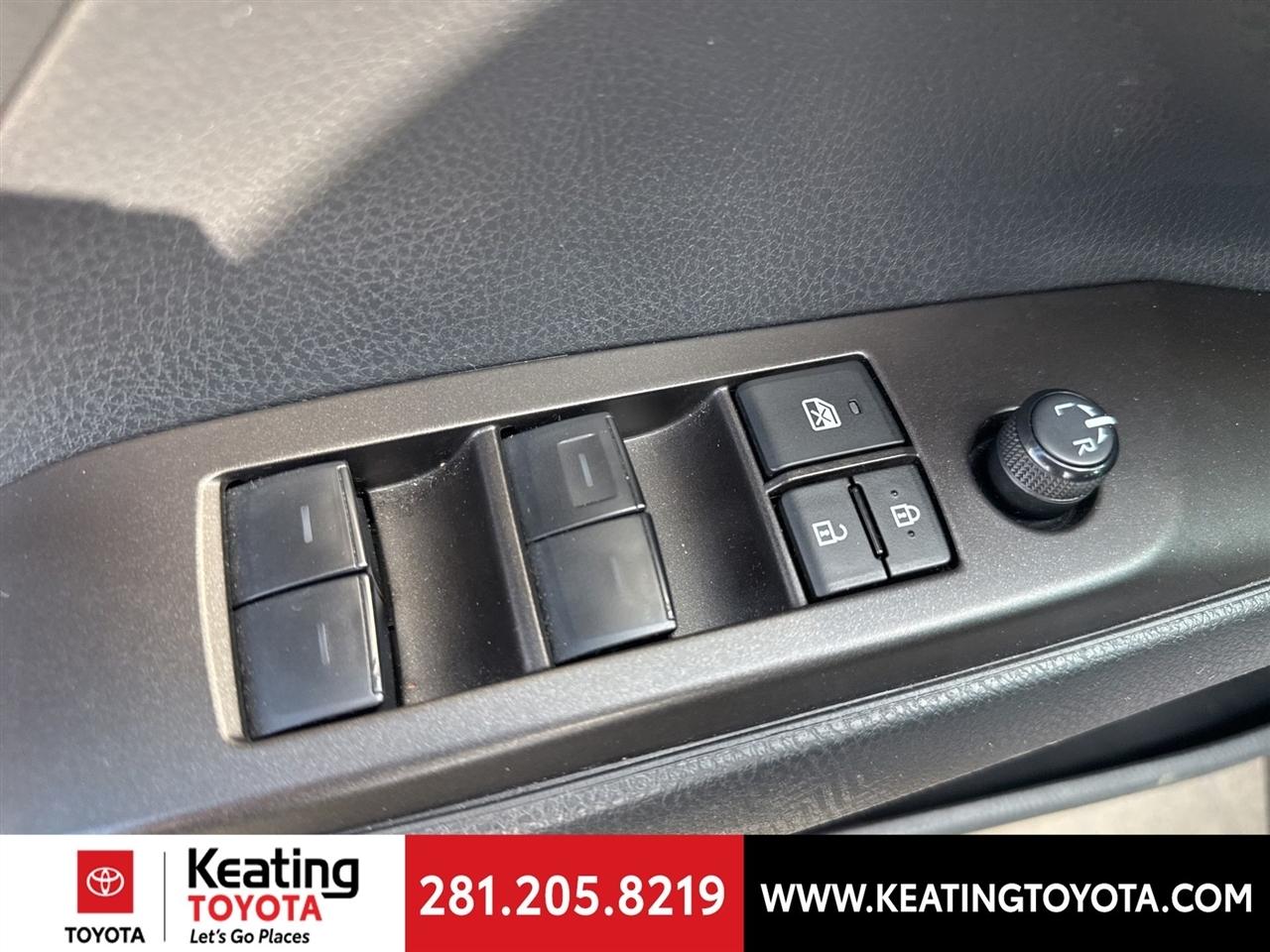 Toyota Camry SE 2024