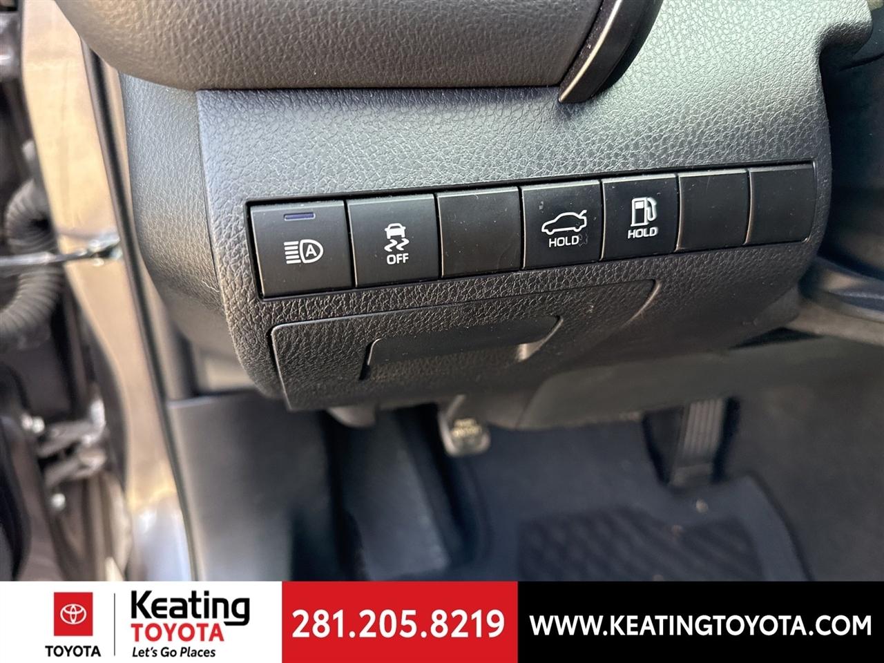 Toyota Camry SE 2024