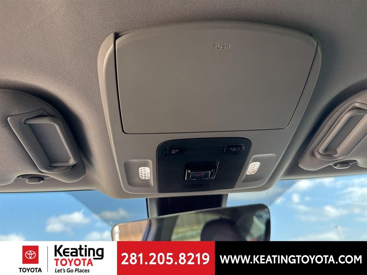 Toyota Camry SE 2024