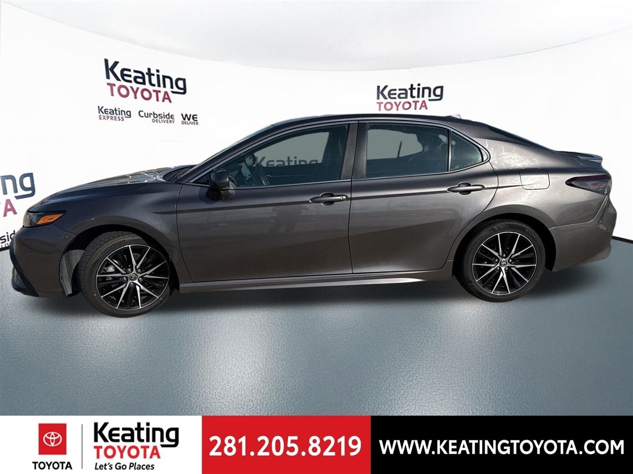 Toyota Camry SE 2024