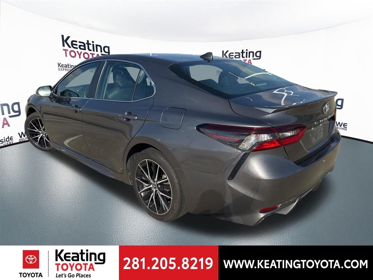 Toyota Camry SE 2024