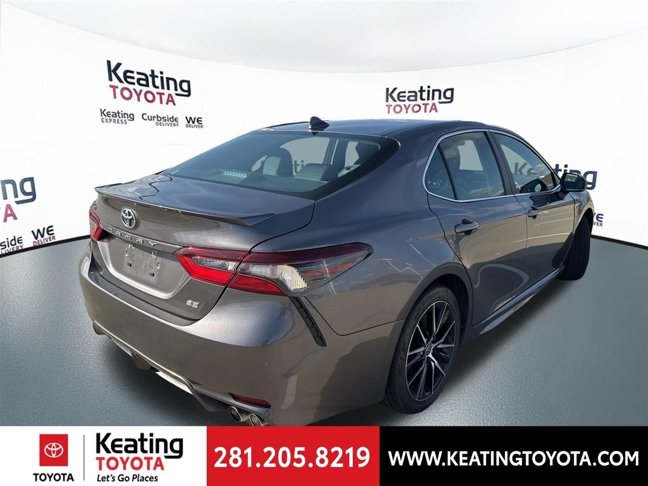 Toyota Camry SE 2024