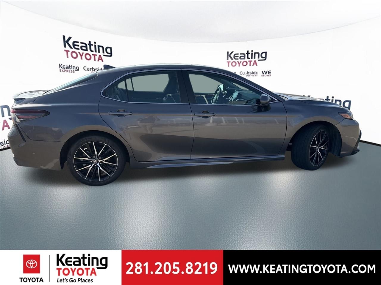 Toyota Camry SE 2024