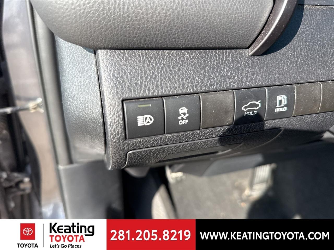 Toyota Camry SE 2024