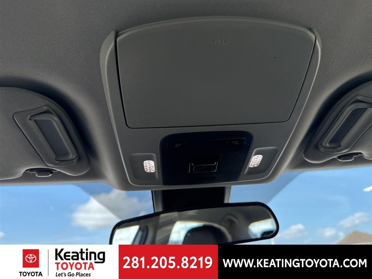 Toyota Camry SE 2024