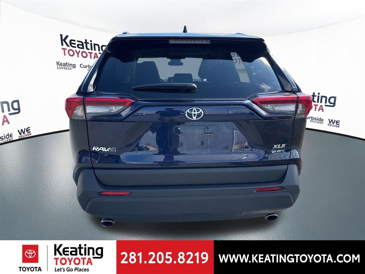 Toyota RAV4 Hybrid XLE 2025