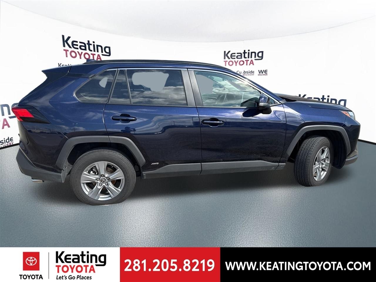 Toyota RAV4 Hybrid XLE 2025