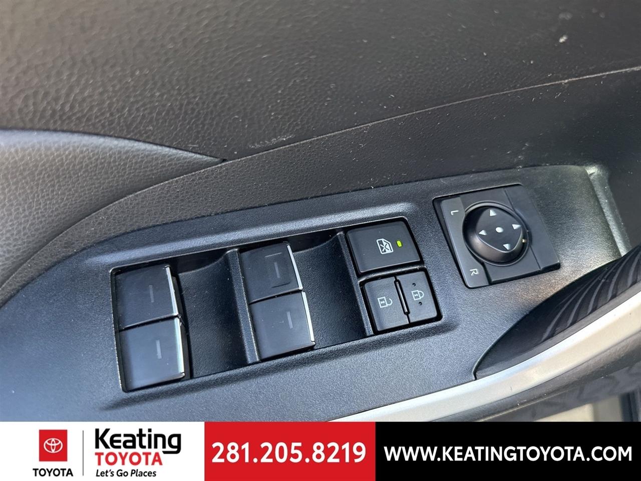 Toyota RAV4 Hybrid XLE 2025