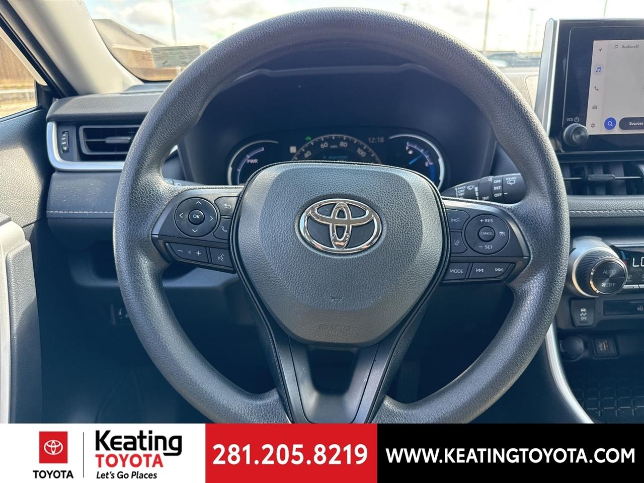 Toyota RAV4 Hybrid XLE 2025