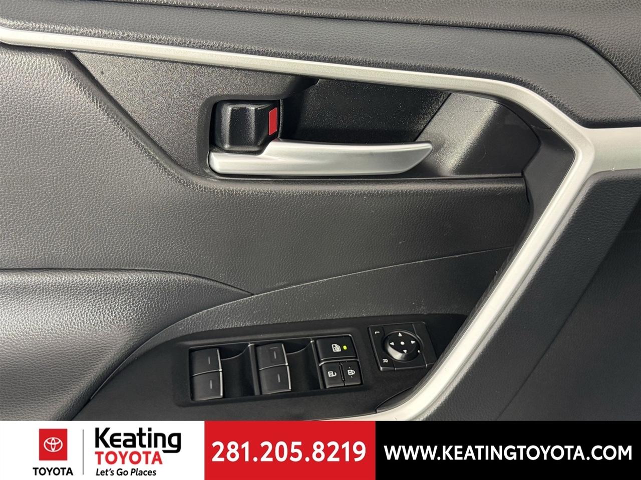 Toyota RAV4 Hybrid XLE 2025