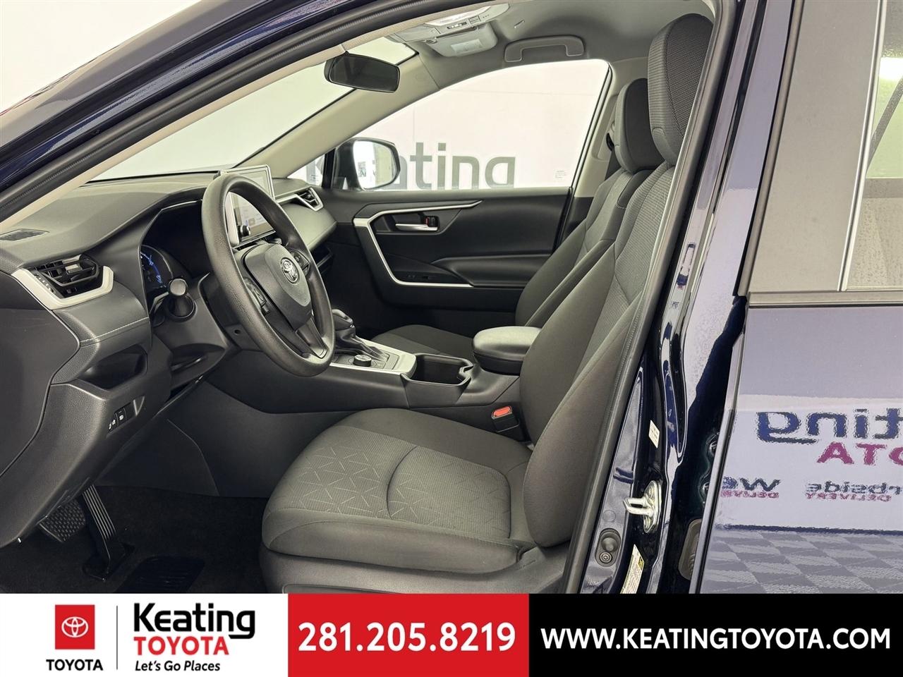 Toyota RAV4 Hybrid XLE 2025