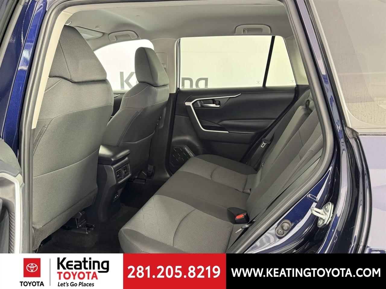 Toyota RAV4 Hybrid XLE 2025