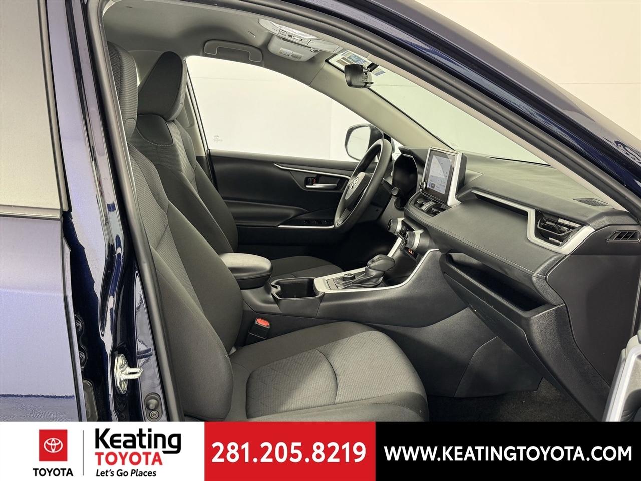 Toyota RAV4 Hybrid XLE 2025