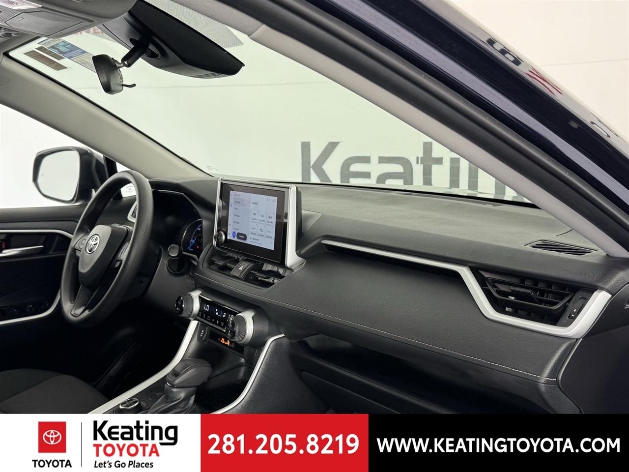 Toyota RAV4 Hybrid XLE 2025