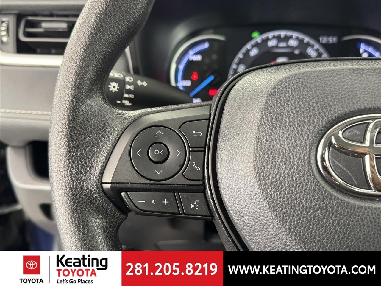 Toyota RAV4 Hybrid XLE 2025