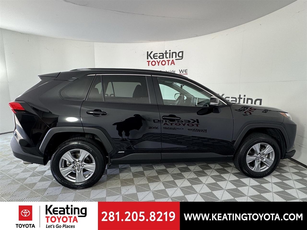 Toyota RAV4 Hybrid XLE 2025