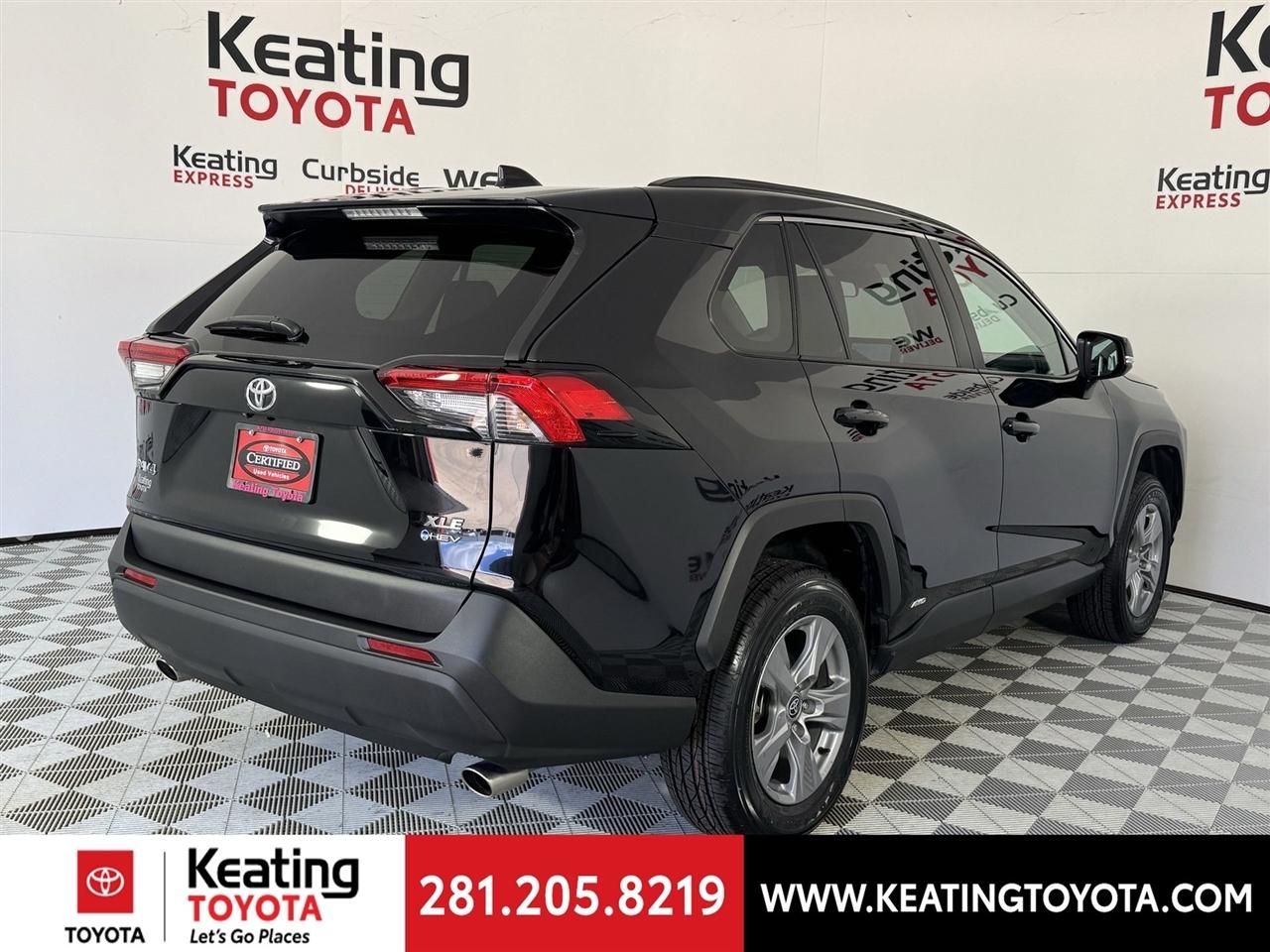 Toyota RAV4 Hybrid XLE 2025