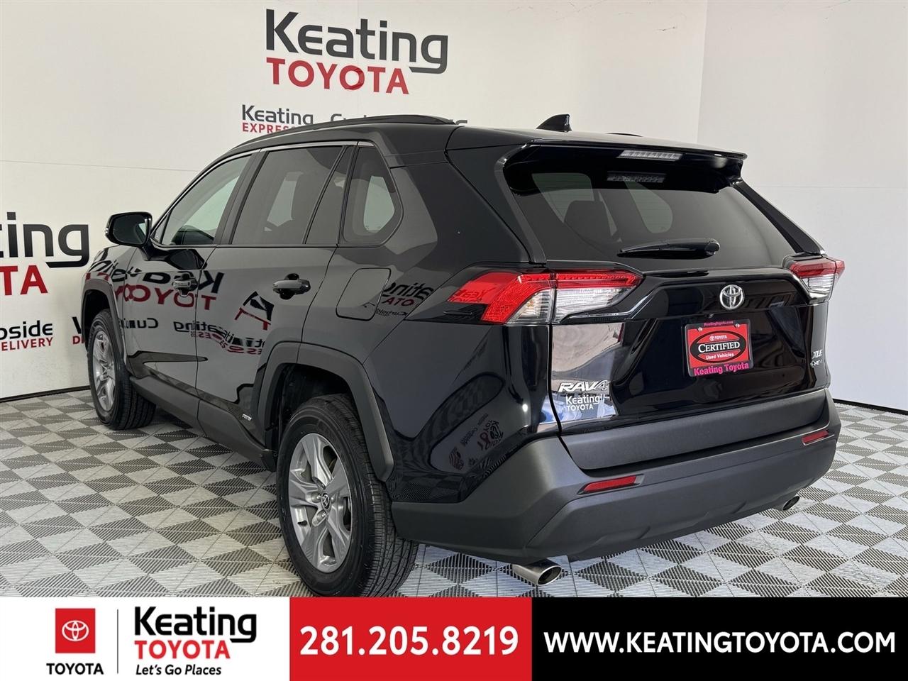 Toyota RAV4 Hybrid XLE 2025