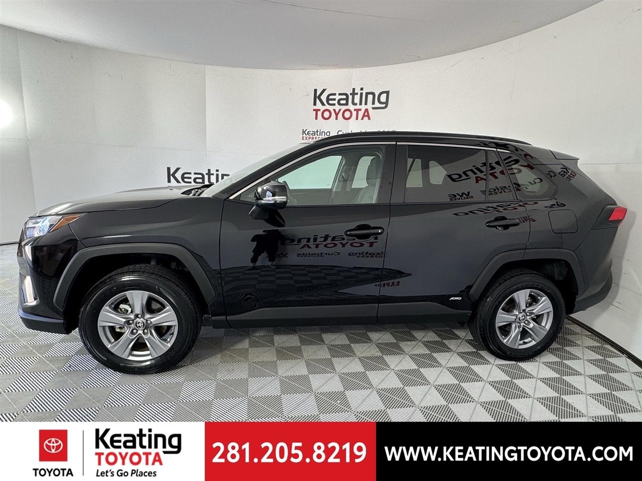 Toyota RAV4 Hybrid XLE 2025