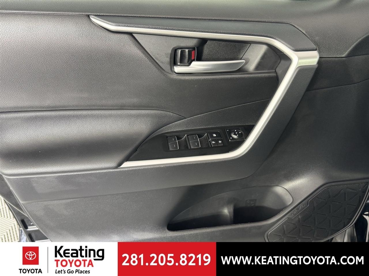 Toyota RAV4 Hybrid XLE 2025