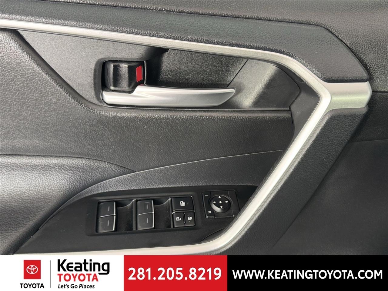 Toyota RAV4 Hybrid XLE 2025