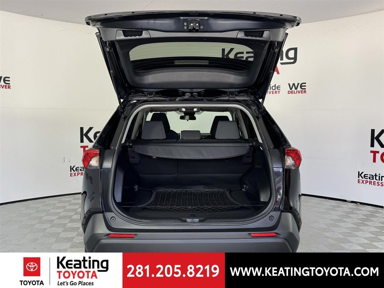 Toyota RAV4 Hybrid XLE 2025