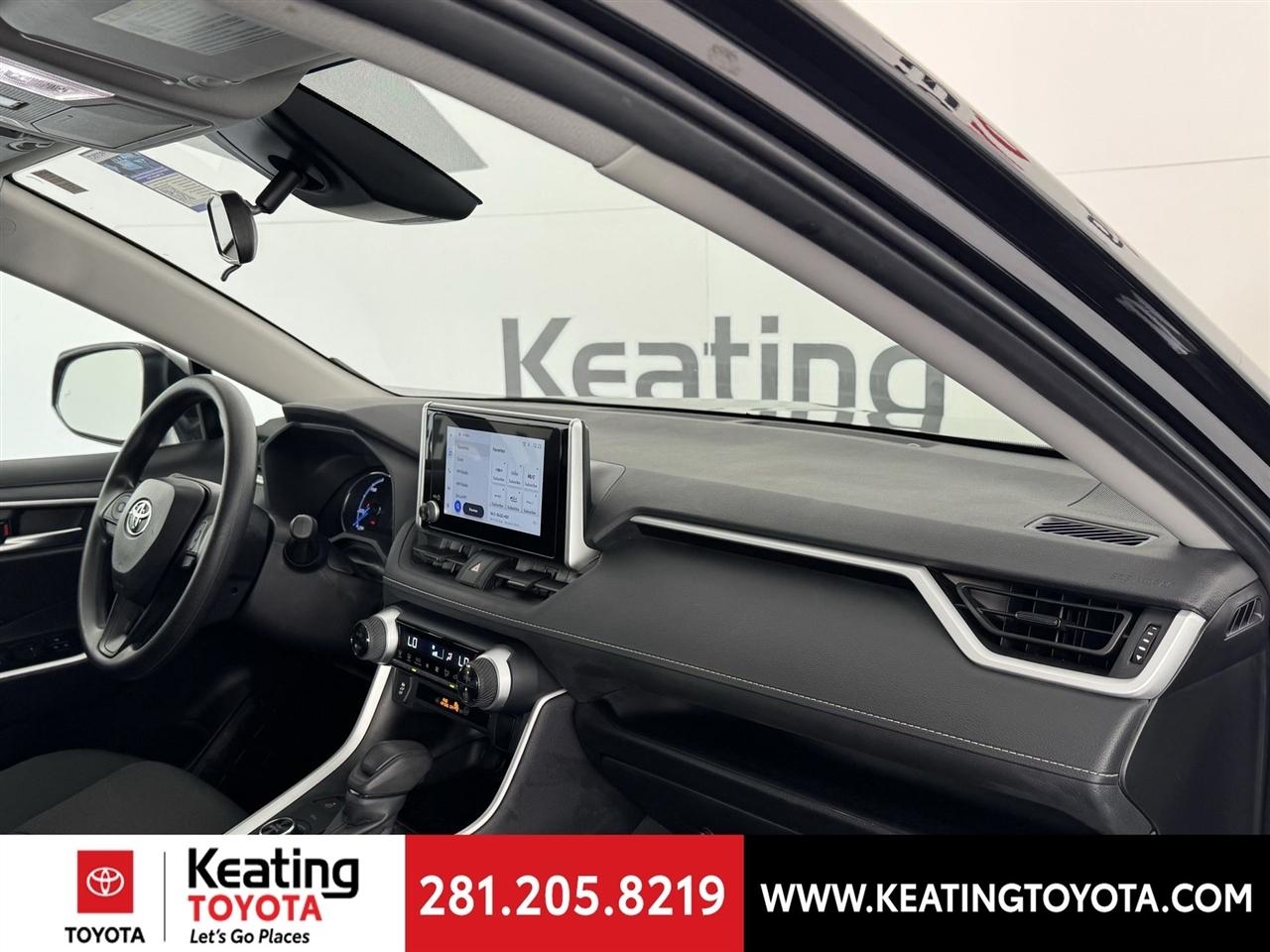 Toyota RAV4 Hybrid XLE 2025