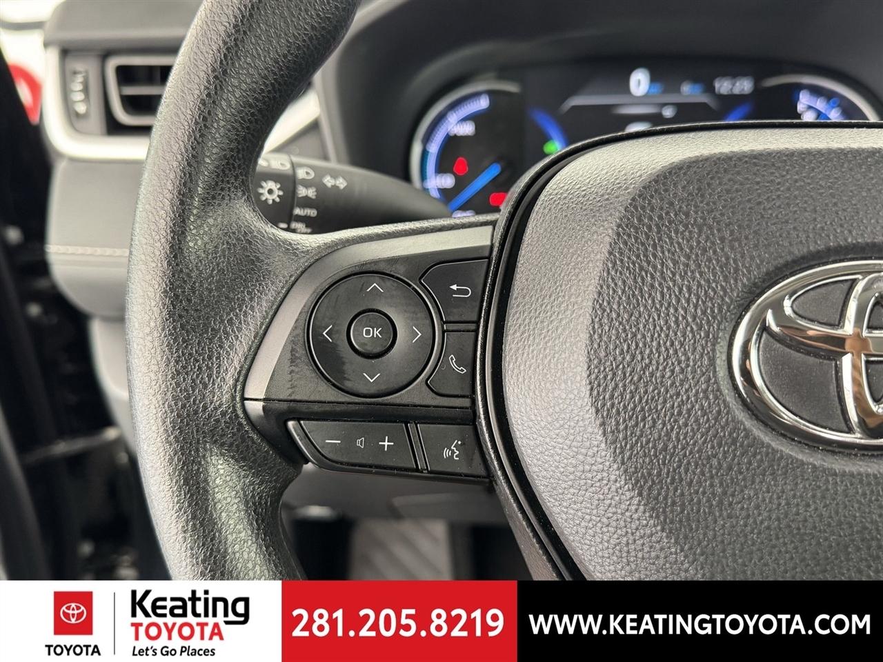 Toyota RAV4 Hybrid XLE 2025