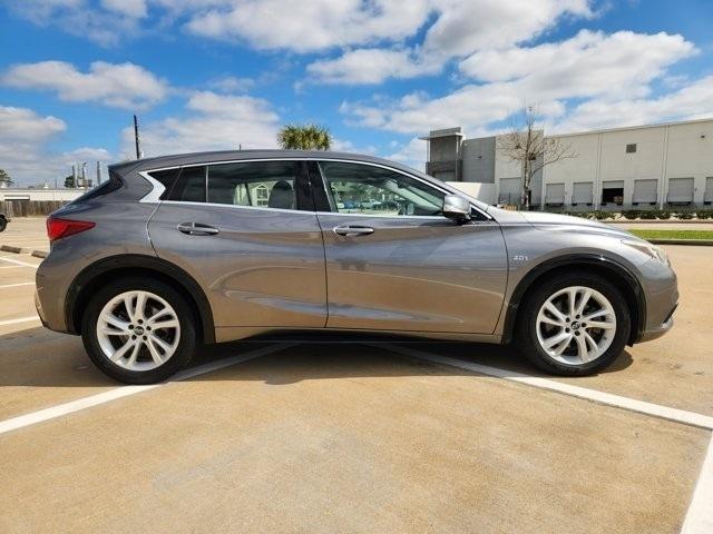 Infiniti QX30 Base 2018