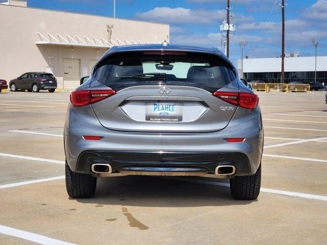 Infiniti QX30 Base 2018