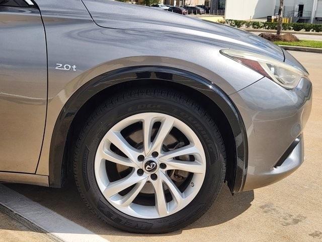 Infiniti QX30 Base 2018